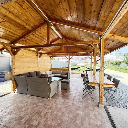 אורחן Relax By The Sea קוסטינסטי