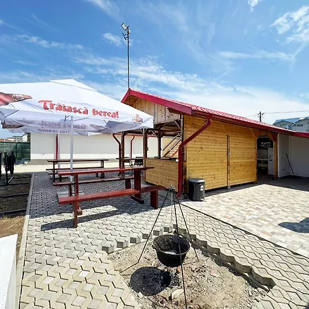 Relax By The Sea אורחן